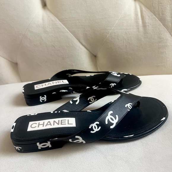 Chanel Leather CC Sandals size 37,5 fit size 7-7.5 US - Picture 7 of 12